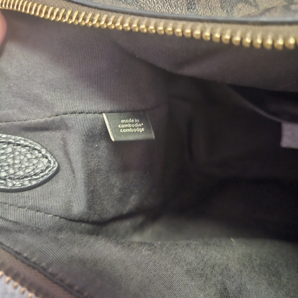 Authentic Coach Signature Pennie Shoulder Bag - Picture 15 of 16